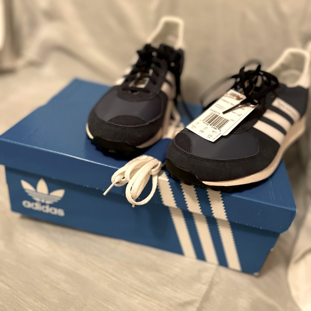 Adidas Tex vintage size 10.5 color blue